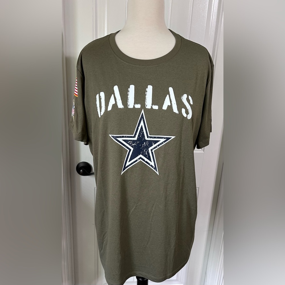Women’s Nike Salute to Service Dallas Cowboys t-shirt.